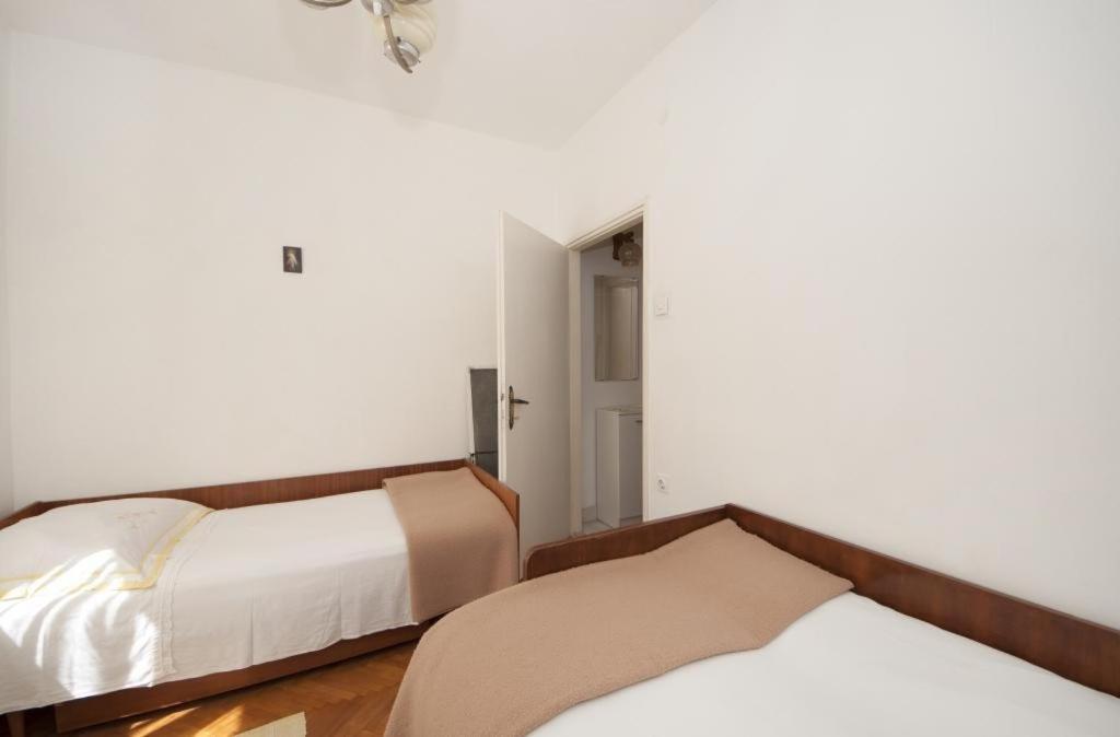 Apartments Gorana Splitska Habitación foto