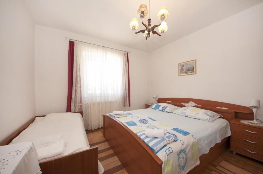 Apartments Gorana Splitska Habitación foto